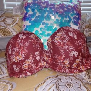 Floral Molded Strapless Bra in Burgundy